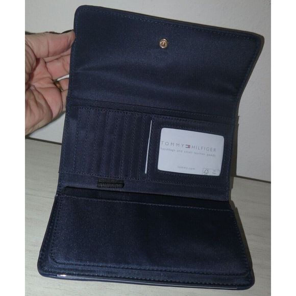 Tommy Hilfiger 69J4080 Red/White/Blue Diamond Print Tri-Fold Checkbook Wallet - Picture 7 of 11